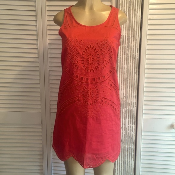 Kenar Dresses & Skirts - Kenar Eyelet Shift dress scallop hem size 2 coral color